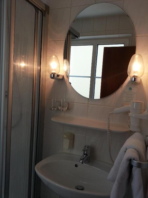 Hotel Sonne ラインフェルデン＝エヒターディンゲン 部屋 写真